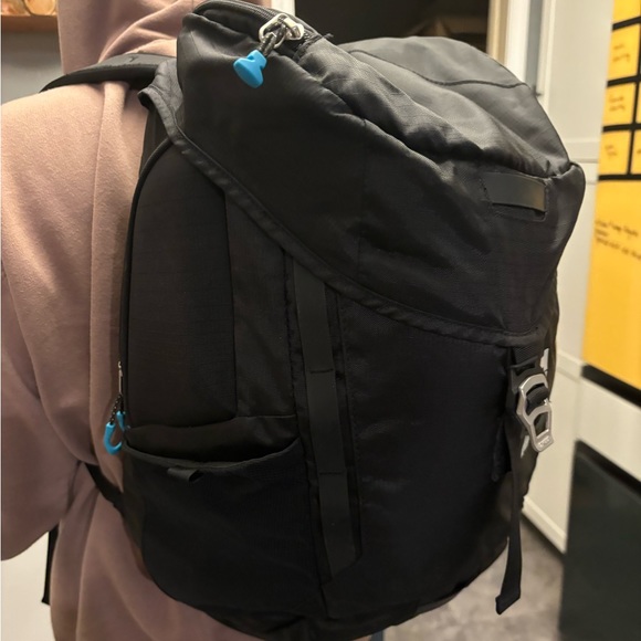 Thule backpack - Picture 2 of 5